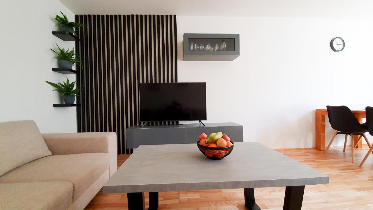Apartman Love Bajmóc Kültér fotó